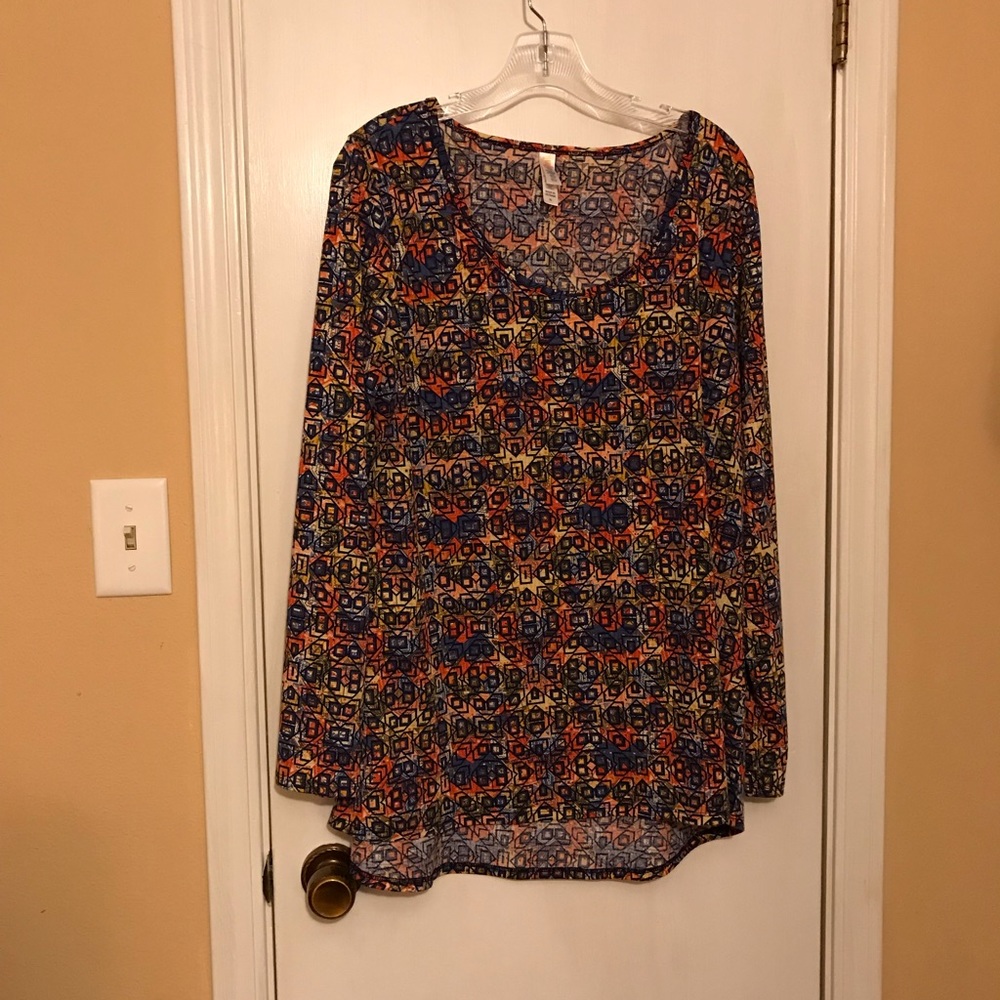 Lularoe Lynnae top